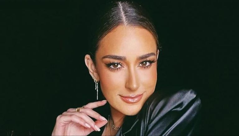 الفنانة أمينة خليل 