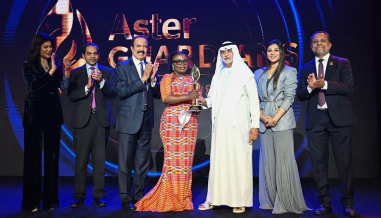 الاحتفاء بالممرضة الغانية نعومي أويو أوهيني