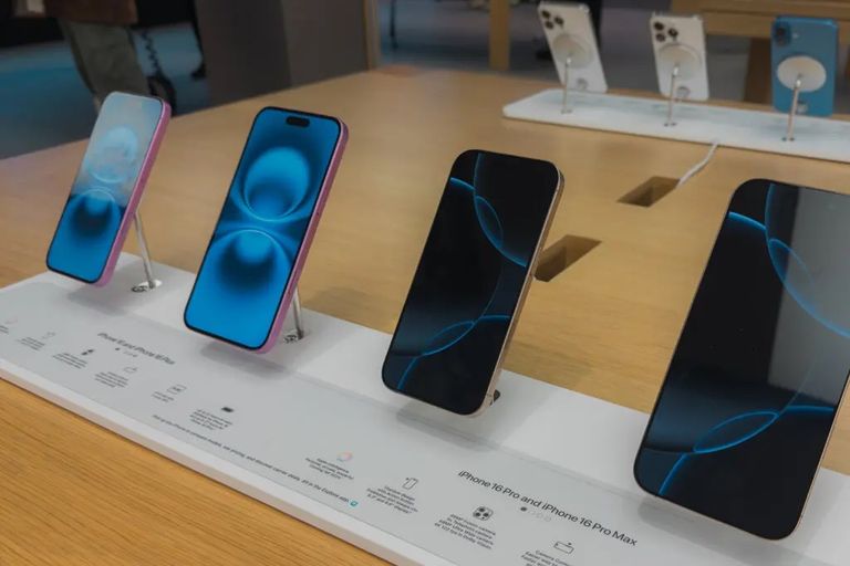 آيفون «صنع في أمريكا»