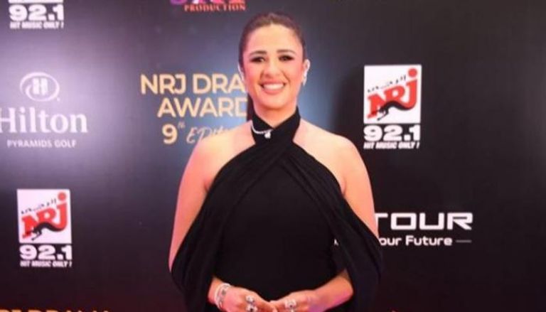 الفنانة ياسمين عبدالعزيز