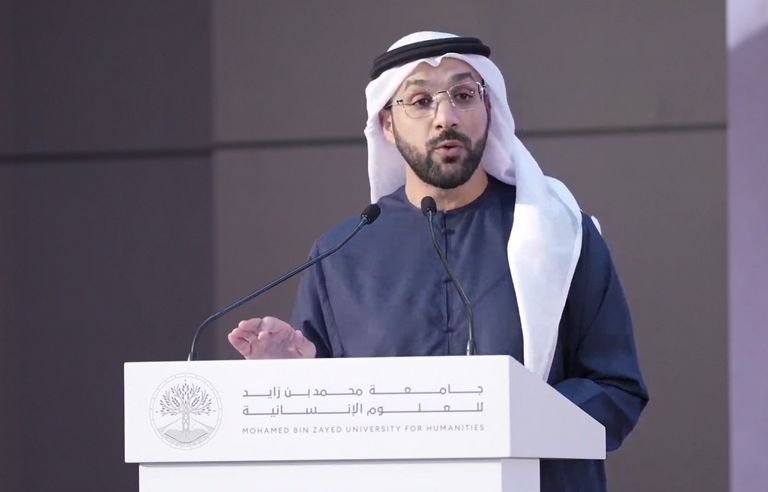 الدكتور خليفة مبارك الظاهري مدير جامعة محمد بن زايد للعلوم الإنسانية جانب من الندوة