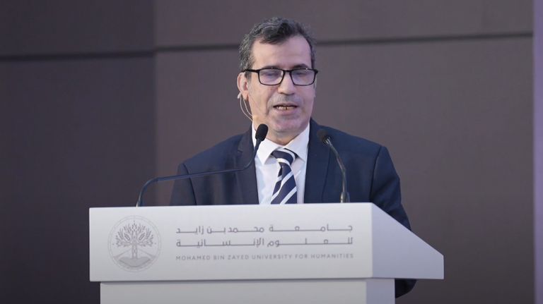 الدكتور خالد ميار الإدريسي، عضو الهيئة التدريسية بالجامعة جانب من الندوة