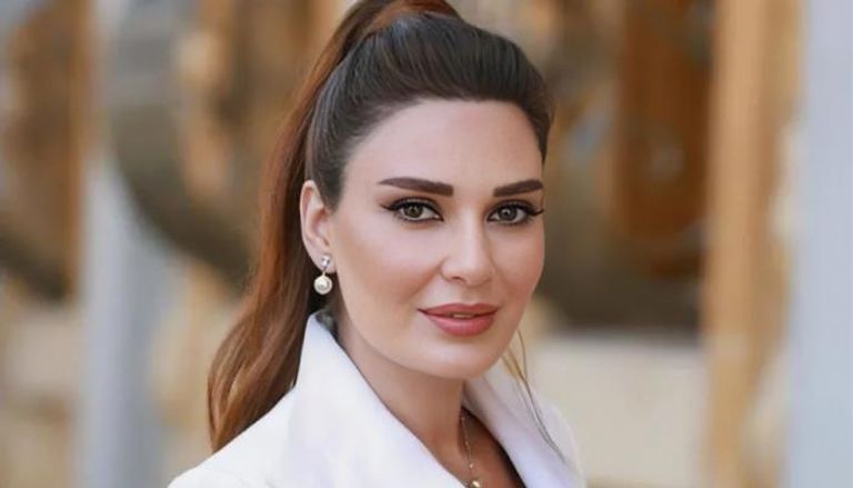 النجمة اللبنانية سيرين عبد النور