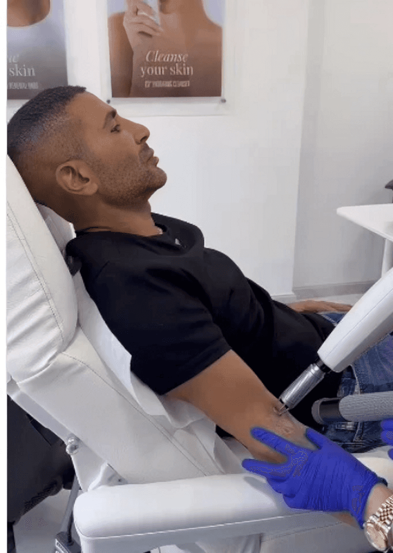 الفنان أحمد سعد الفنان أحمد سعد