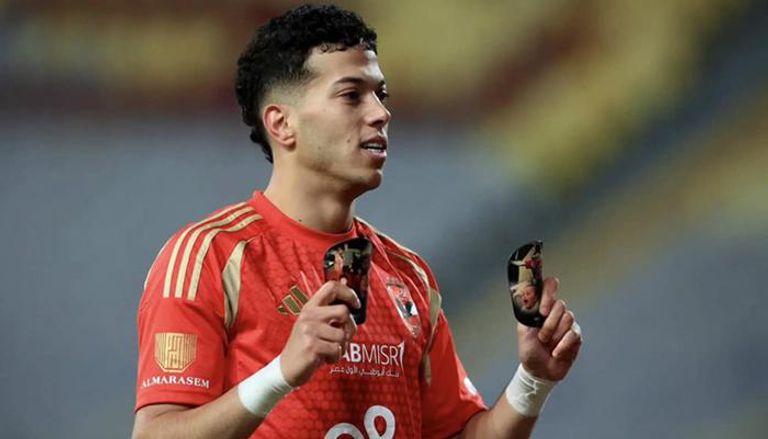 إمام عاشور لاعب الأهلي