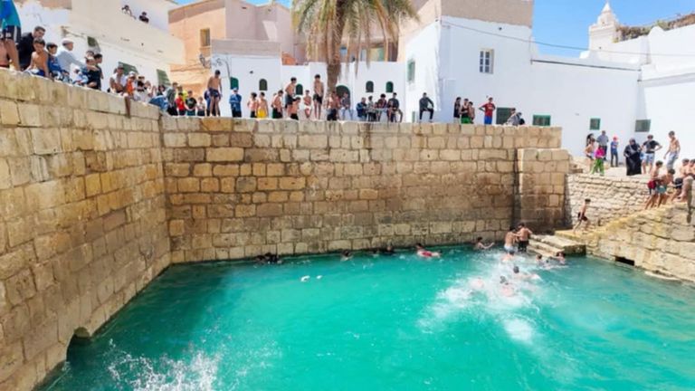 الأحواض الرومانية تحاضن تظاهرة "قمزة"