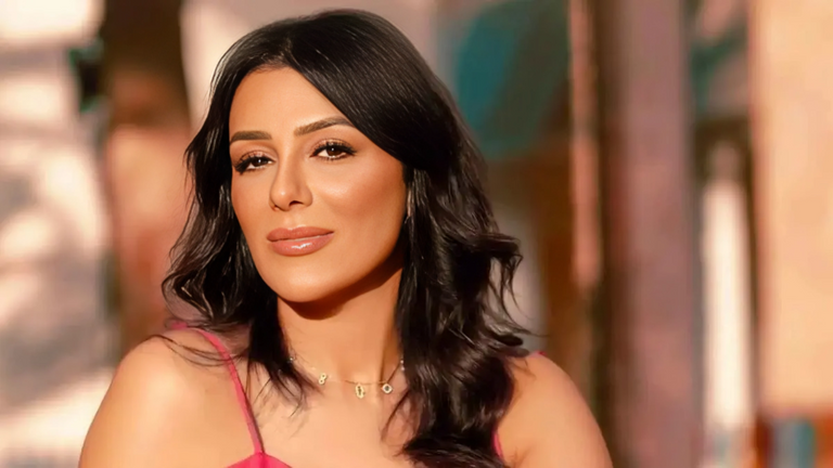 الفنانة إنجي المقدم الفنانة إنجي المقدم
