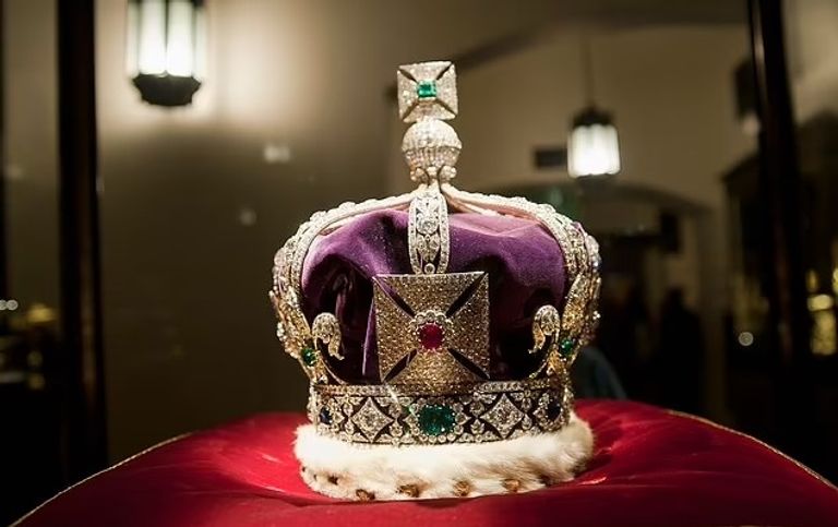 الملك تشارلز خلال حفل التتويج