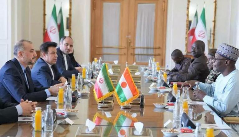 من اجتماع سابق لوفدين إيراني ونيجري في نيامي
