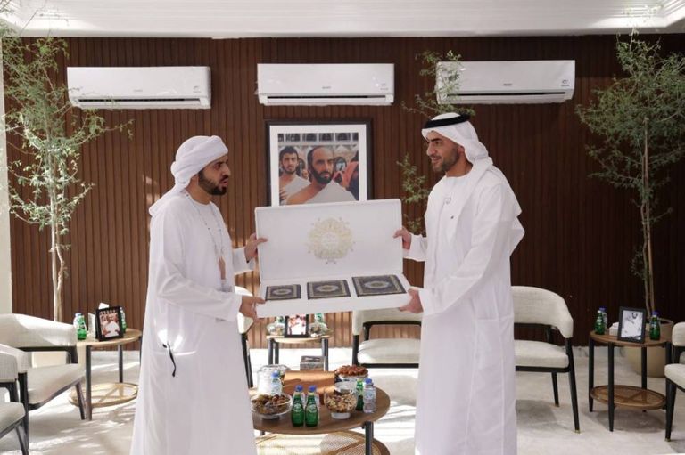 الشيخ نهيان بن سيف آل نهيان وحجاج الإمارات