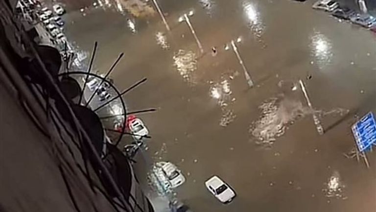 عاصفة الإسكندرية أغرقت الشوارع