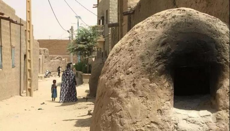 شارع بقرية يحاصرها إرهابيون شمالي مالي