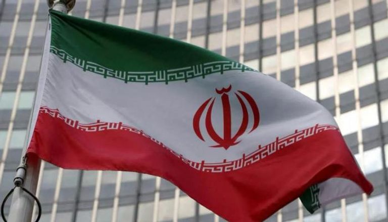 علم إيران أمام مقر الوكالة الدولية للطاقة الذرية في فيينا