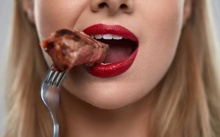 اكتشاف شظايا من الخشب داخل عبوات منتج للحوم المعلبة