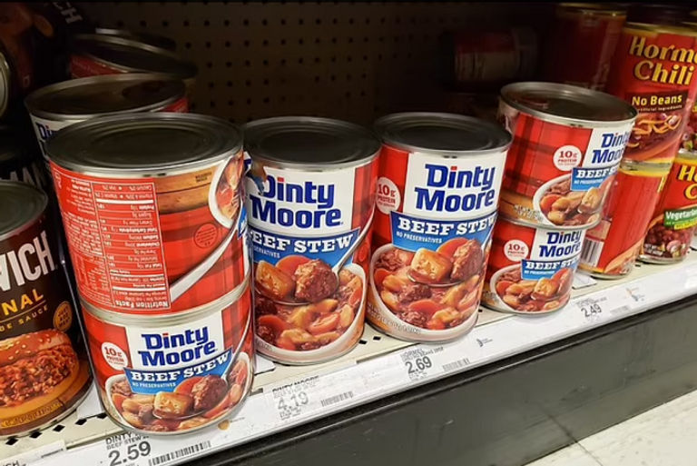 اكتشاف شظايا من الخشب داخل عبوات منتج للحوم المعلبة