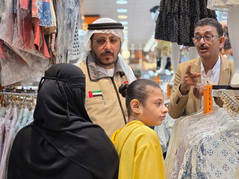 الإمارات تدخل الفرح لقلوب العائلات اليمنية