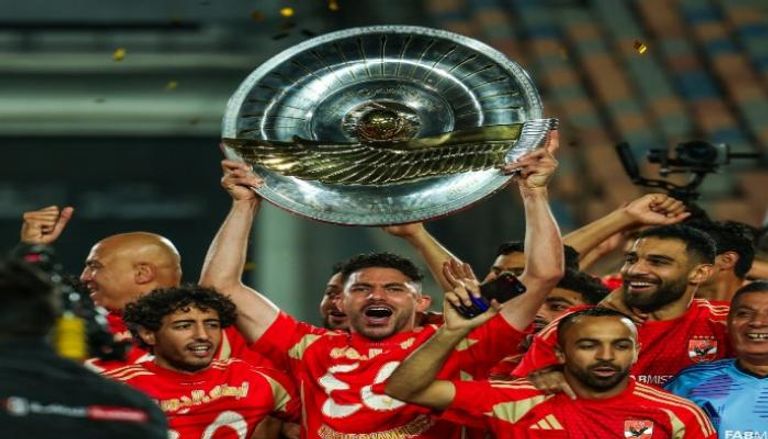 الأهلي بطل الدوري المصري 
