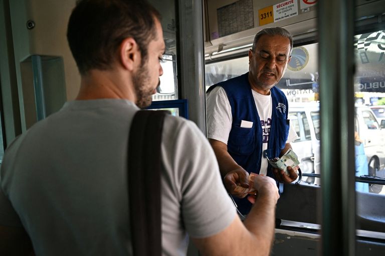إحياء وسائل النقل العام في لبنان - أ ف ب