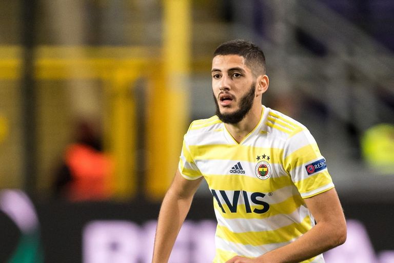 ياسين بنزية، نجم منتخب الجزائر