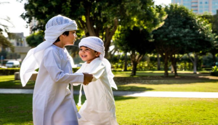 ريتشارد تايس يعبر عن إعجابه بالنموذج الإماراتي