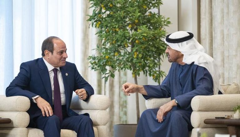 الشيخ محمد بن زايد آل نهيان يلتقي الرئيس المصري