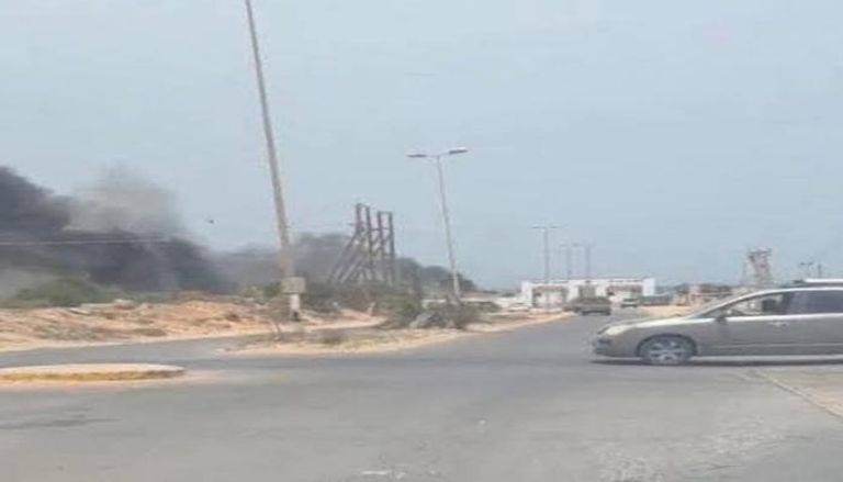 تصاعد الأدخنة جراء اشتباكات مصراتة