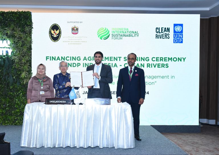 مبادرات إماراتية ملهمة لمكافحة التلوث البلاستيكي بالعالم