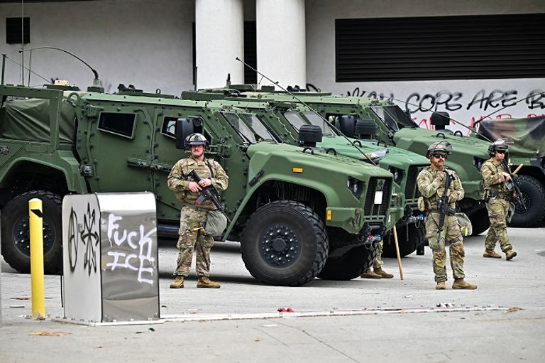 عناصر وآليات الحرس الوطني تنتشر في لوس أنجلوس
