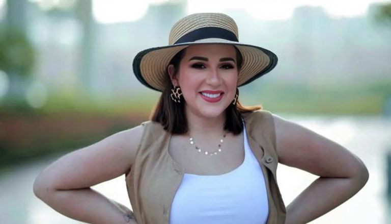 الإعلامية أسما شريف منير