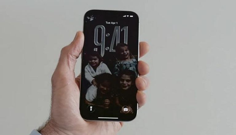 نظام التشغيل iOS 26