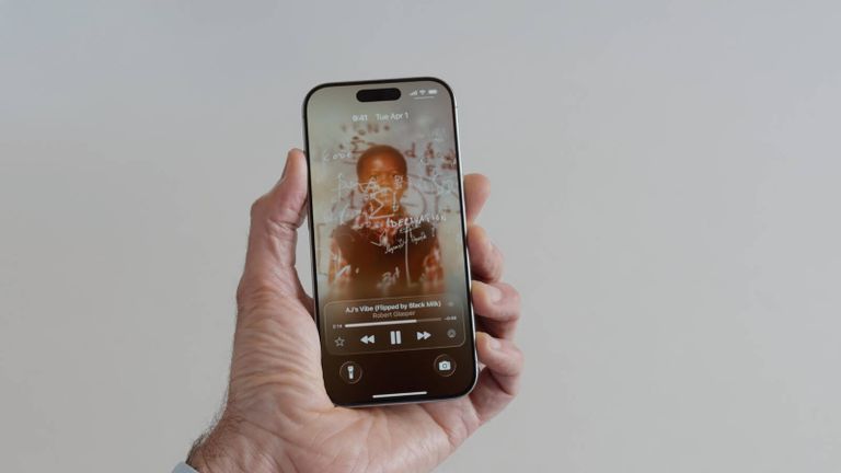 نظام التشغيل iOS 26