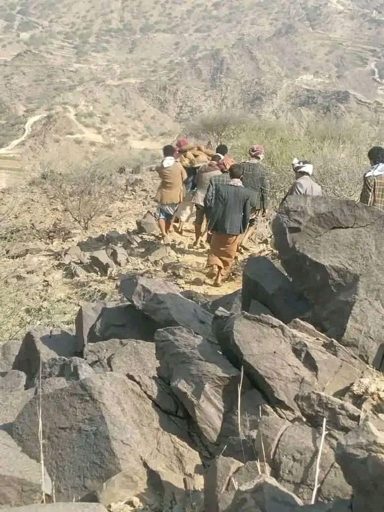 مقتل 6 يمنيين أثناء تنقيبهم عن الذهب في حجة مقتل 6 يمنيين أثناء تنقيبهم عن الذهب في حجة