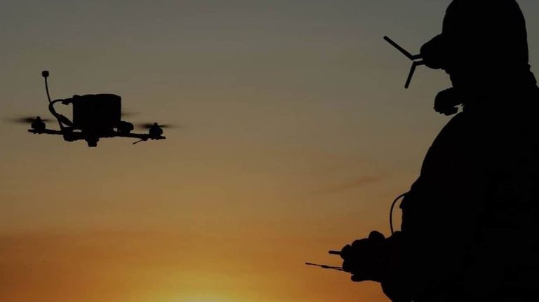 فرنسا تستعين برينو لتعزيز قدرات أوكرانيا في مجال الطائرات المسيرة