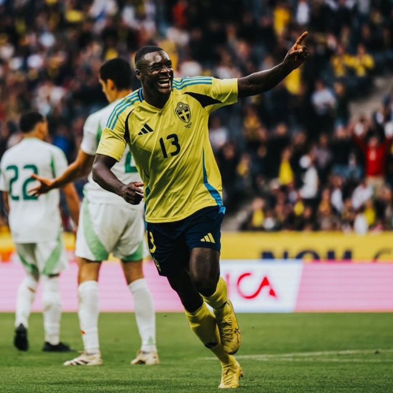 الجزائر ضد السويد