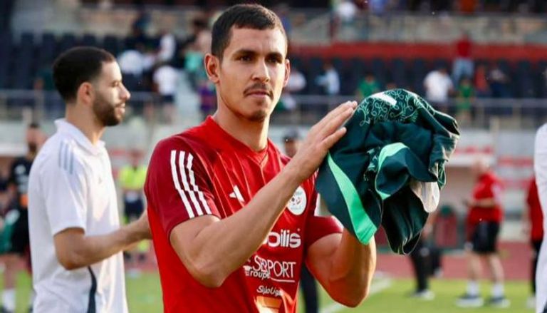 ماندي مدافع منتخب الجزائر