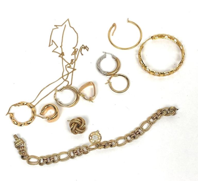 مشغولات ذهبية- أرشيفية