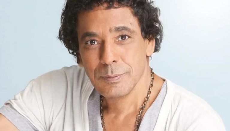 المغني المصري محمد منير