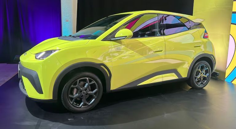 الإعلان عن سيارة Dolphin Surf