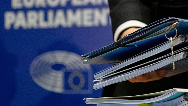 أزمة تسريح كبار الموظفين في البنوك الأوروبية