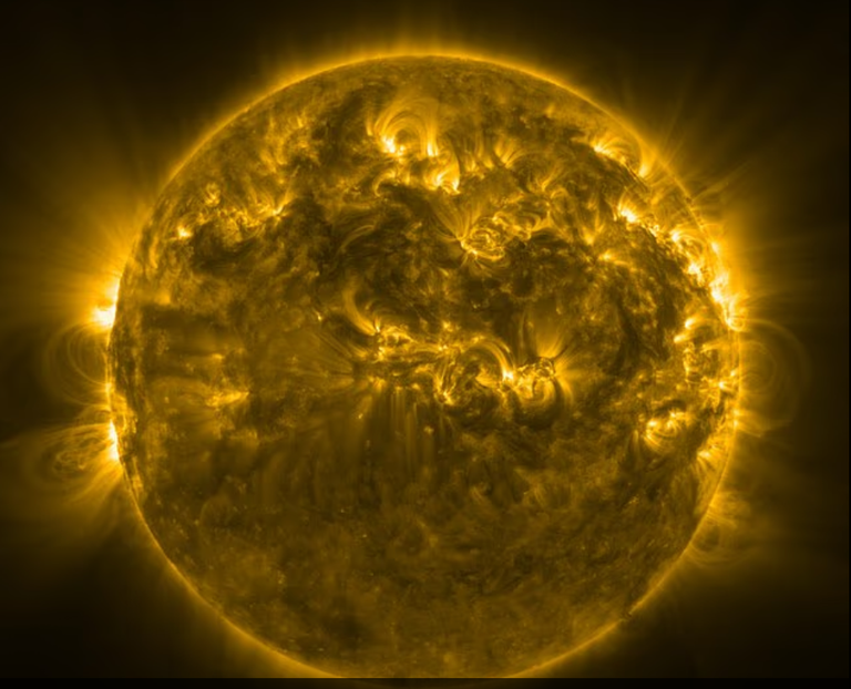 القطب الجنوبي للشمس 