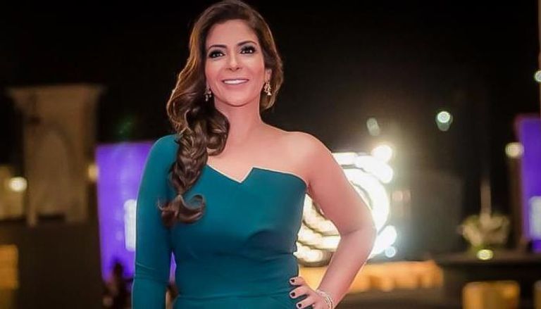 الفنانة منى زكي