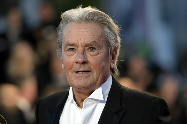 الممثل الفرنسي ألان ديلون الممثل الفرنسي ألان ديلون