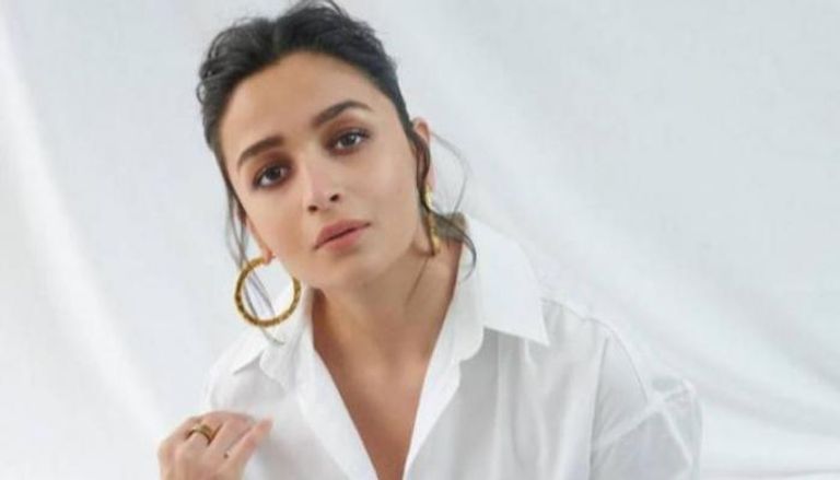 الممثلة الهندية عليا بهات
