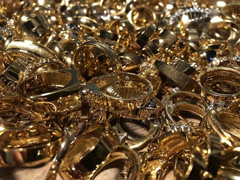 مشغولات ذهبية