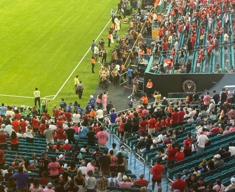 مدرجات ملعب هارد روك 