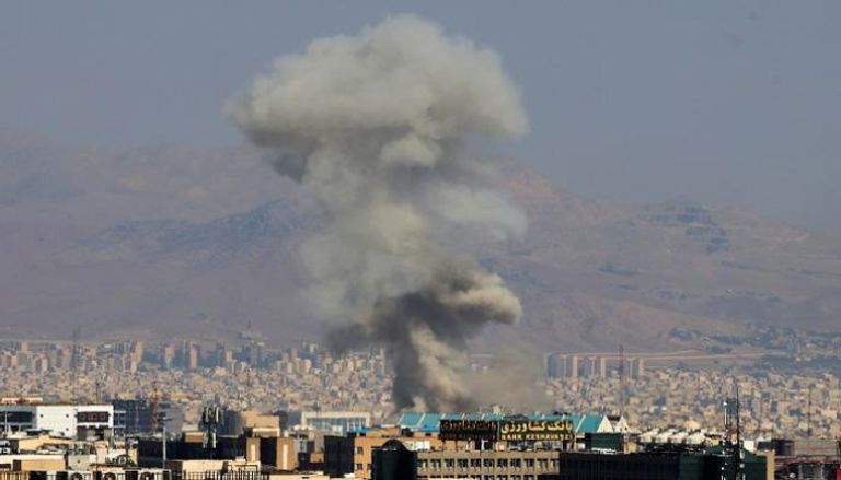 تصاعد الدخان عقب انفجار في وسط طهران