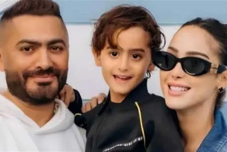 تامر حسني ونجله آدم 