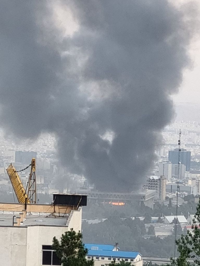 مذيعة التلفزيون الإيراني قبل القصف