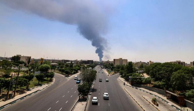 دخان يتصاعد في سماء طهران جرّاء غارة إسرائيلية