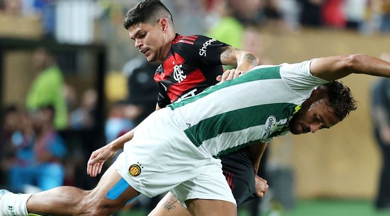 النجم الجزائري يوسف بلايلي